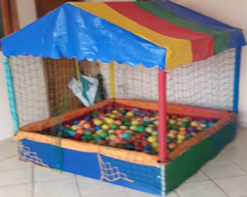 Piscina de Bolinhas Casinha em Vinhedo ( ...